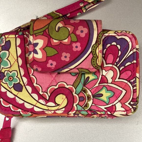Vera Bradley Retired Very Berry Paisley Zip Around Wristlet Wallet - Picture 2 of 8